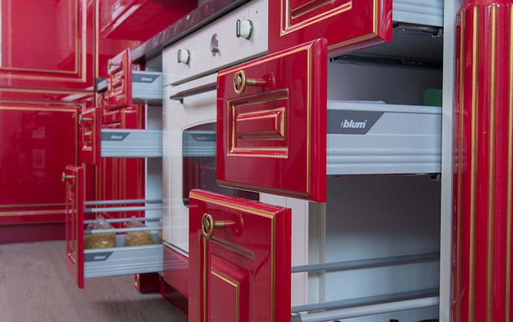 Кухня Айвори с патиной (Театро)