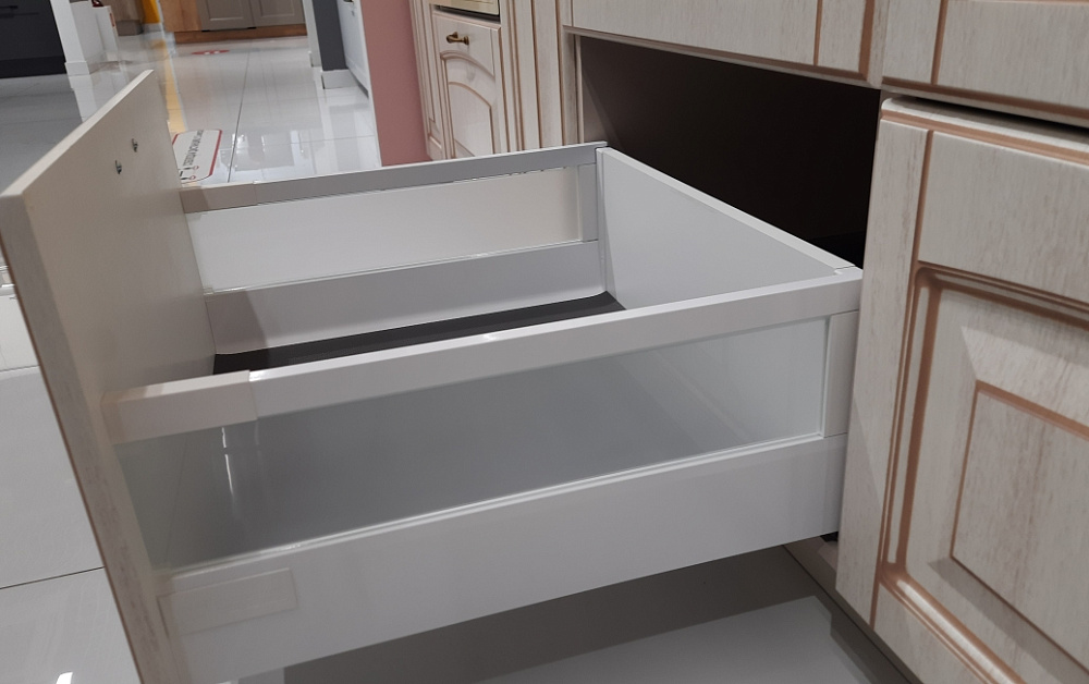 Кухня Лина с патиной / м.Народное ополчение