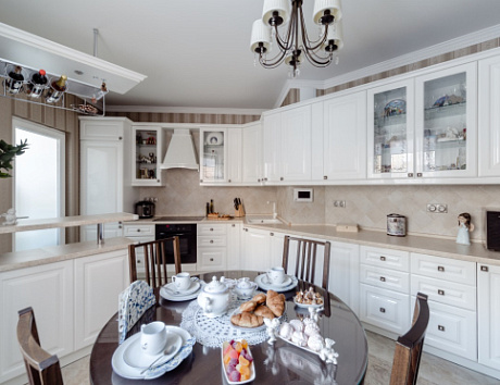 Белая кухня в Липецке