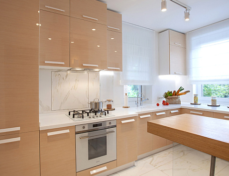 Бежевая кухня в Твери