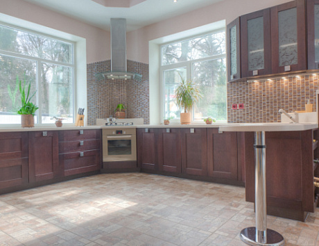 Коричневая кухня в Клину
