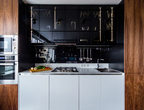 Коричневая кухня в Новосибирске