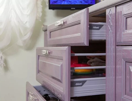 Фиолетовая кухня в Егорьевске