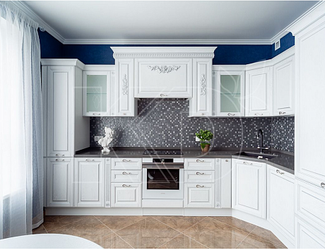 Угловые кухни белые