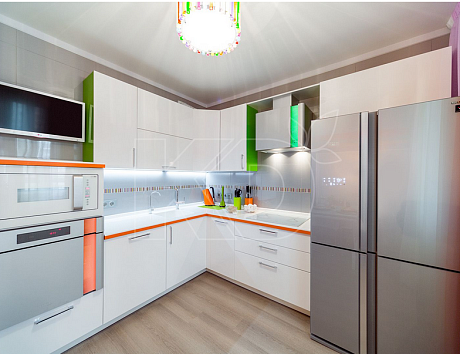 дизайн кухни белой глянцевой