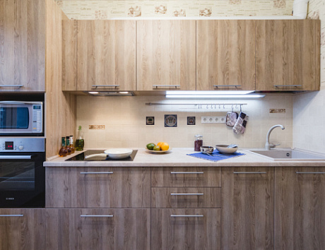 Кухня-столовая в частном доме. Классификация кухонь. Купить кухню углового дизайна или любой другой конфигурации с дальнейшим обустройством. 